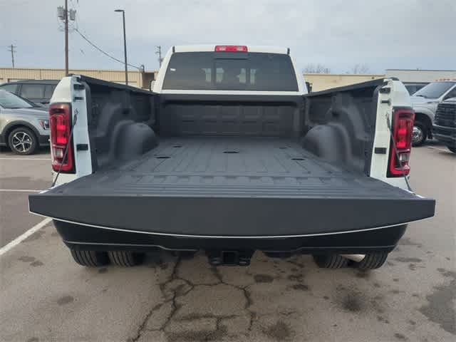 2026 RAM 3500 RAM 3500 TRADESMAN CREW CAB 4X4 8' BOX