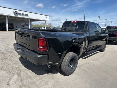 2026 RAM 3500 RAM 3500 TRADESMAN CREW CAB 4X4 8' BOX
