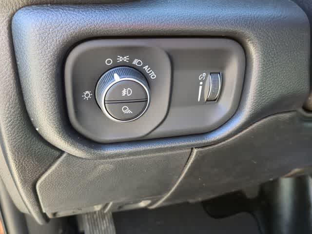 2026 RAM 3500 RAM 3500 TRADESMAN CREW CAB 4X4 8' BOX