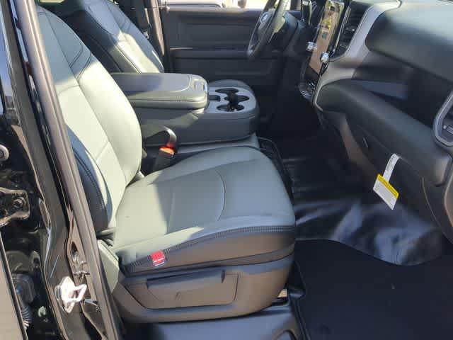 2026 RAM 3500 RAM 3500 TRADESMAN CREW CAB 4X4 8' BOX