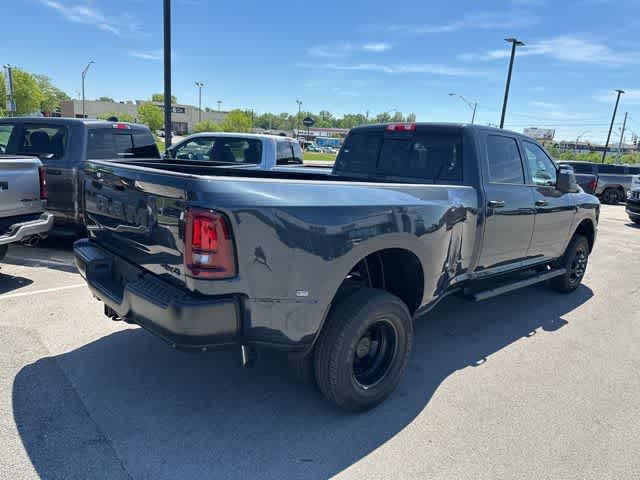 2026 RAM 3500 RAM 3500 TRADESMAN CREW CAB 4X4 8' BOX