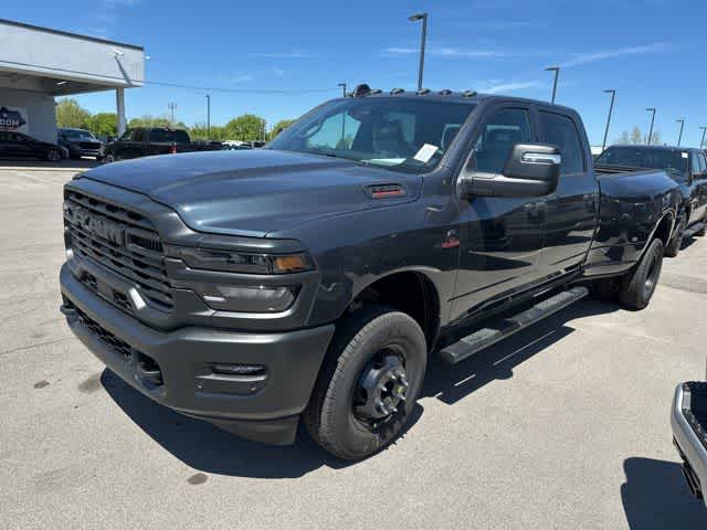 2026 RAM 3500 RAM 3500 TRADESMAN CREW CAB 4X4 8' BOX