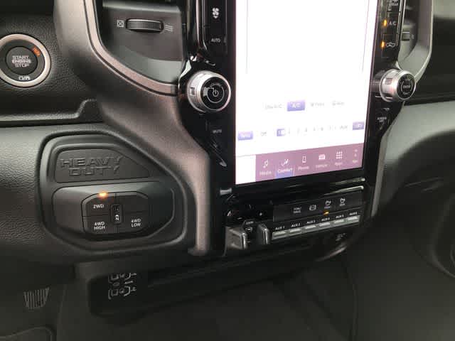 2026 RAM 3500 RAM 3500 TRADESMAN CREW CAB 4X4 8' BOX
