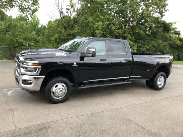 2026 RAM 3500 RAM 3500 TRADESMAN CREW CAB 4X4 8' BOX
