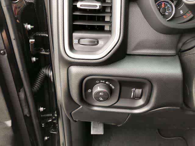 2026 RAM 3500 RAM 3500 TRADESMAN CREW CAB 4X4 8' BOX