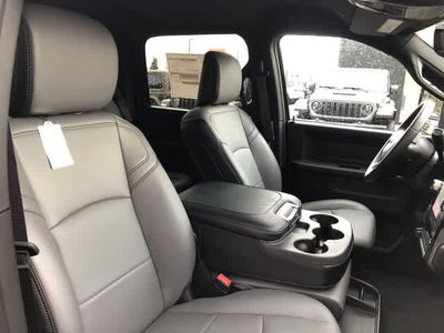 2026 RAM 3500 RAM 3500 TRADESMAN CREW CAB 4X4 8' BOX