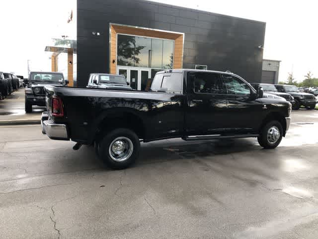 2026 RAM 3500 RAM 3500 TRADESMAN CREW CAB 4X4 8' BOX