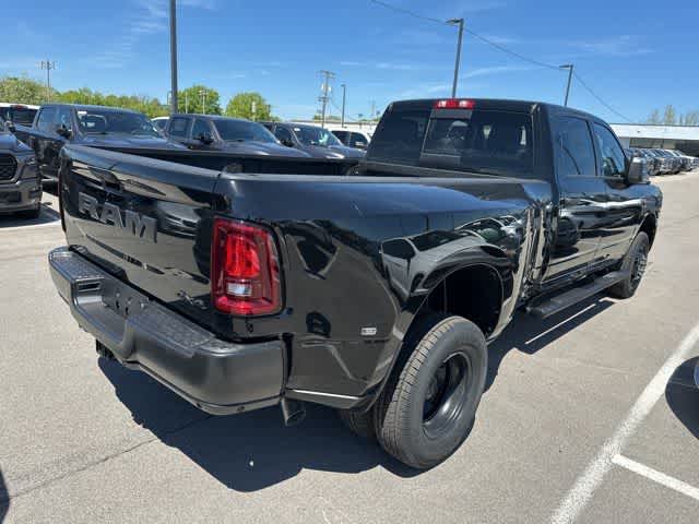 2026 RAM 3500 RAM 3500 TRADESMAN CREW CAB 4X4 8' BOX