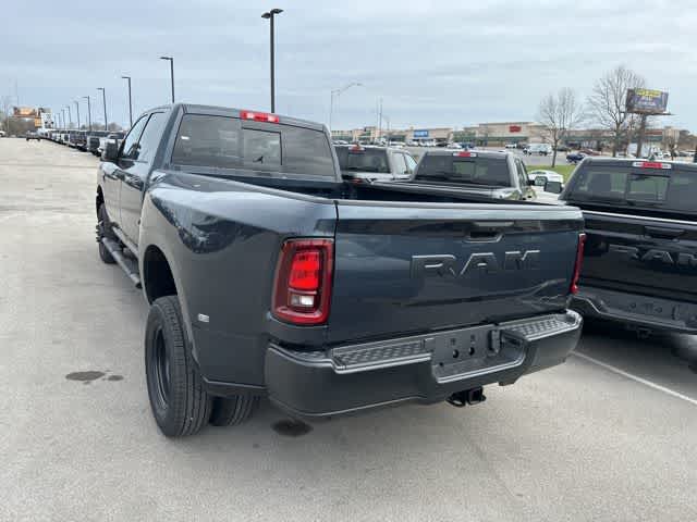 2026 RAM 3500 RAM 3500 TRADESMAN CREW CAB 4X4 8' BOX