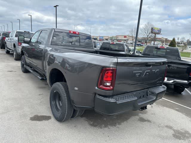 2026 RAM 3500 RAM 3500 TRADESMAN CREW CAB 4X4 8' BOX