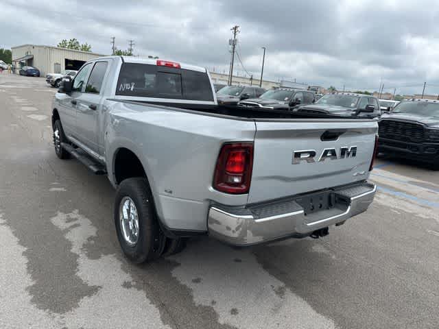 2026 RAM 3500 RAM 3500 TRADESMAN CREW CAB 4X4 8' BOX