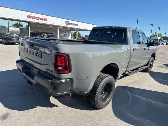 2026 RAM 3500 RAM 3500 TRADESMAN CREW CAB 4X4 8' BOX