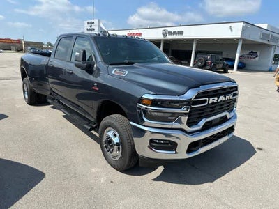 2026 RAM 3500 RAM 3500 TRADESMAN CREW CAB 4X4 8' BOX