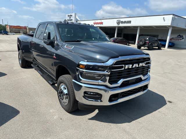 2026 RAM 3500 RAM 3500 TRADESMAN CREW CAB 4X4 8' BOX