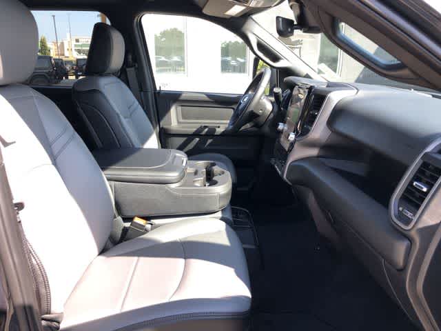2026 RAM 3500 RAM 3500 TRADESMAN CREW CAB 4X4 8' BOX