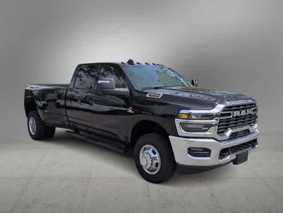 2026 RAM 3500 RAM 3500 TRADESMAN CREW CAB 4X4 8' BOX