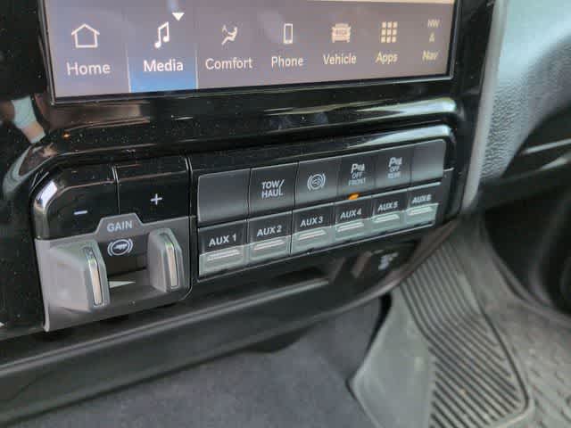 2026 RAM 3500 RAM 3500 TRADESMAN CREW CAB 4X4 8' BOX