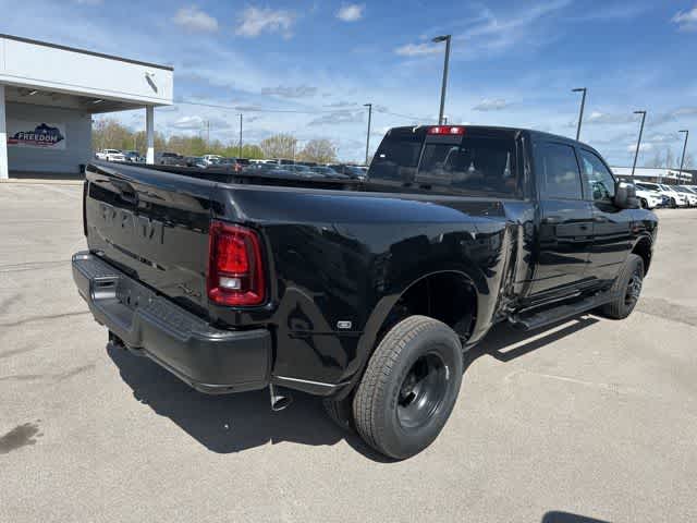 2026 RAM 3500 RAM 3500 TRADESMAN CREW CAB 4X4 8' BOX