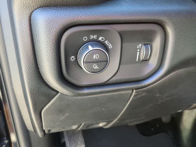 2026 RAM 3500 RAM 3500 TRADESMAN CREW CAB 4X4 8' BOX