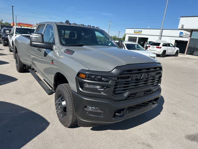 2026 RAM 3500 RAM 3500 TRADESMAN CREW CAB 4X4 8' BOX