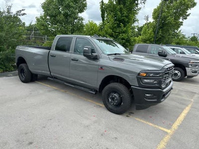 2026 RAM 3500 RAM 3500 TRADESMAN CREW CAB 4X4 8' BOX