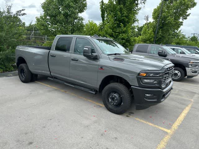 2026 RAM 3500 RAM 3500 TRADESMAN CREW CAB 4X4 8' BOX