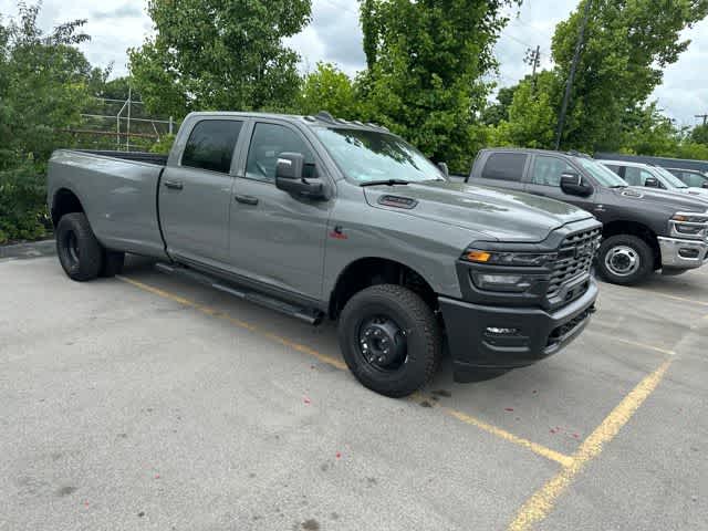 2026 RAM 3500 RAM 3500 TRADESMAN CREW CAB 4X4 8' BOX