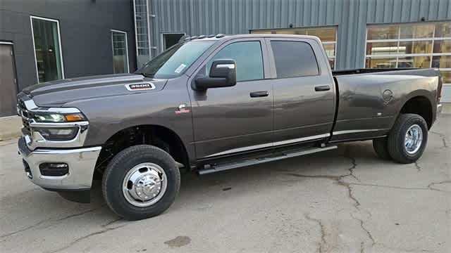 2026 RAM 3500 RAM 3500 TRADESMAN CREW CAB 4X4 8' BOX