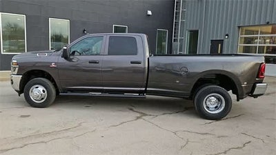 2026 RAM 3500 RAM 3500 TRADESMAN CREW CAB 4X4 8' BOX