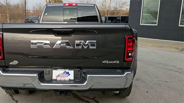 2026 RAM 3500 RAM 3500 TRADESMAN CREW CAB 4X4 8' BOX