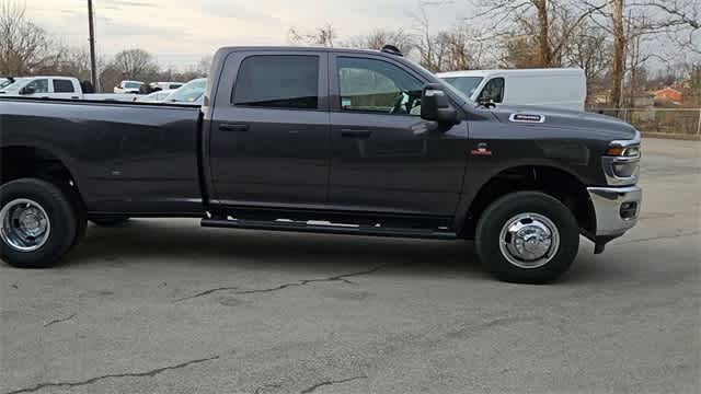 2026 RAM 3500 RAM 3500 TRADESMAN CREW CAB 4X4 8' BOX
