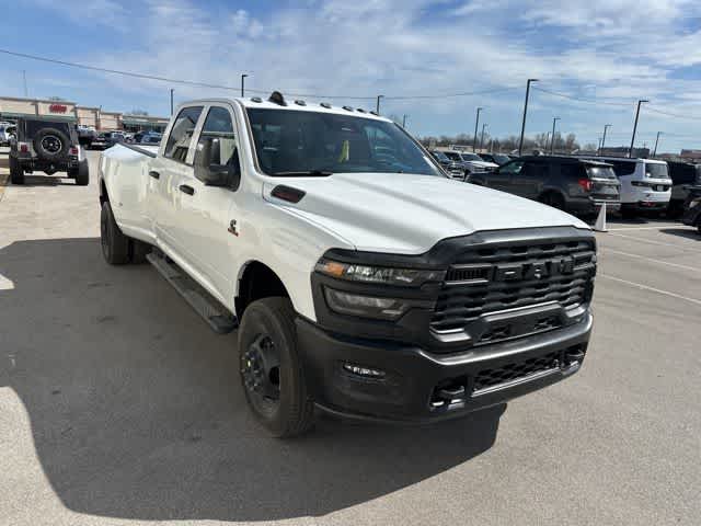 2026 RAM 3500 RAM 3500 TRADESMAN CREW CAB 4X4 8' BOX