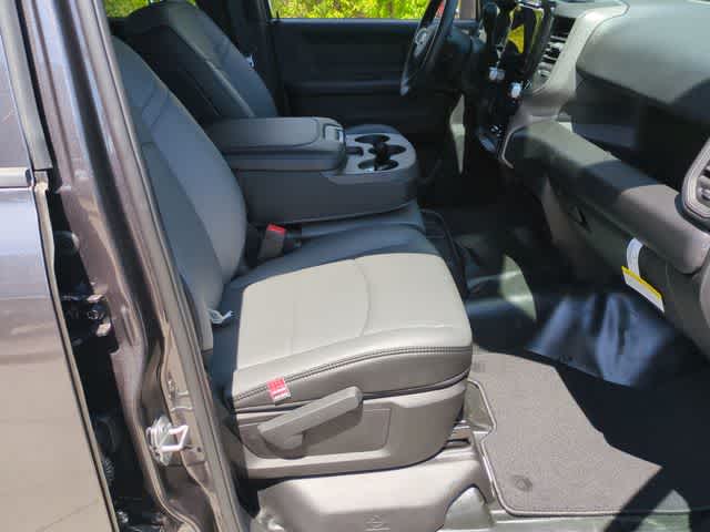 2026 RAM 3500 RAM 3500 TRADESMAN CREW CAB 4X4 8' BOX