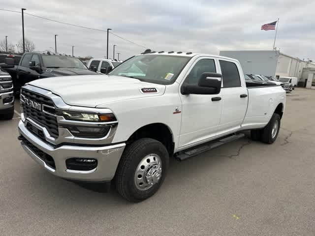 2026 RAM 3500 RAM 3500 TRADESMAN CREW CAB 4X4 8' BOX