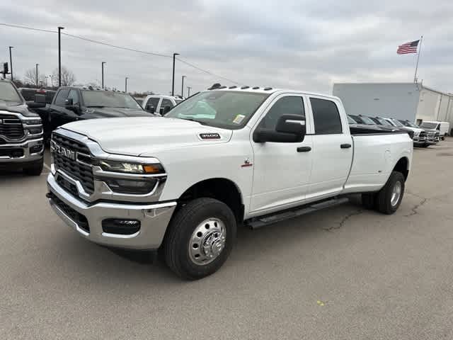 2026 RAM 3500 RAM 3500 TRADESMAN CREW CAB 4X4 8' BOX
