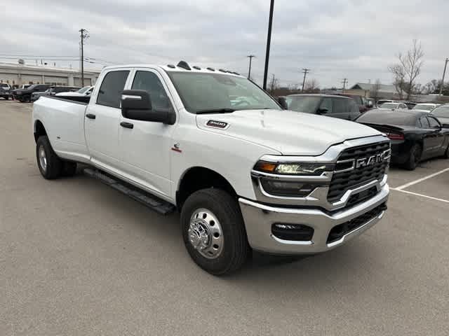 2026 RAM 3500 RAM 3500 TRADESMAN CREW CAB 4X4 8' BOX