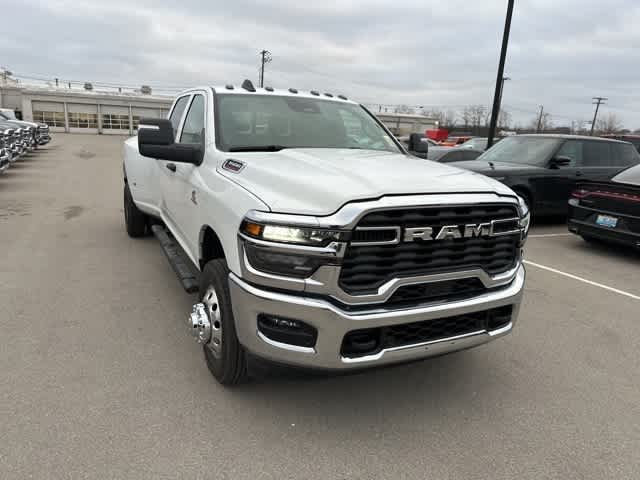 2026 RAM 3500 RAM 3500 TRADESMAN CREW CAB 4X4 8' BOX