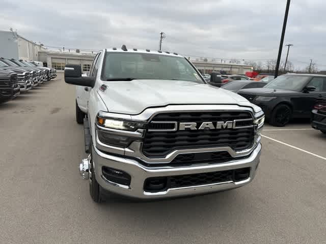 2026 RAM 3500 RAM 3500 TRADESMAN CREW CAB 4X4 8' BOX