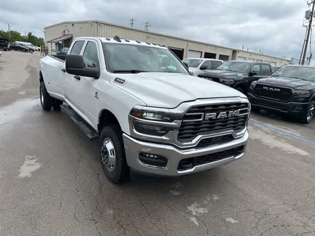 2026 RAM 3500 RAM 3500 TRADESMAN CREW CAB 4X4 8' BOX