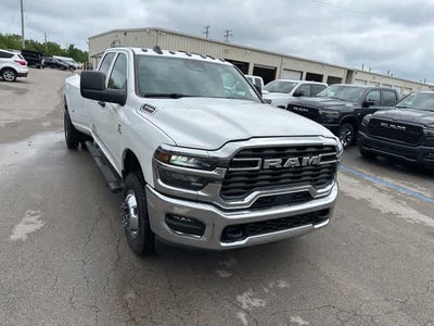 2026 RAM 3500 RAM 3500 TRADESMAN CREW CAB 4X4 8' BOX