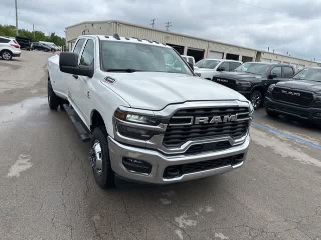 2026 RAM 3500 RAM 3500 TRADESMAN CREW CAB 4X4 8' BOX