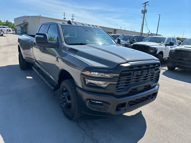 2026 RAM 3500 RAM 3500 TRADESMAN CREW CAB 4X4 8' BOX