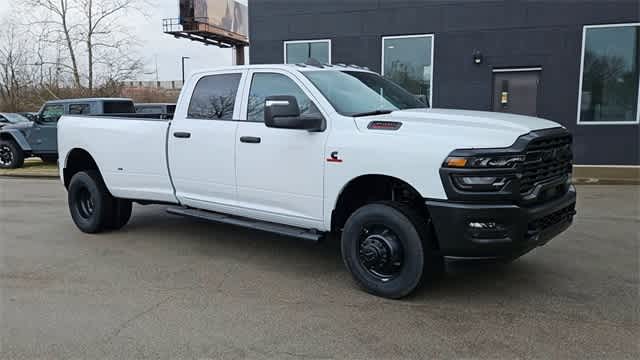 2026 RAM 3500 RAM 3500 TRADESMAN CREW CAB 4X4 8' BOX