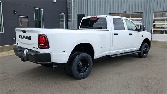 2026 RAM 3500 RAM 3500 TRADESMAN CREW CAB 4X4 8' BOX