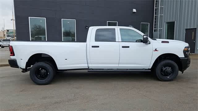 2026 RAM 3500 RAM 3500 TRADESMAN CREW CAB 4X4 8' BOX