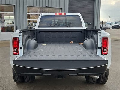 2026 RAM 3500 RAM 3500 TRADESMAN CREW CAB 4X4 8' BOX