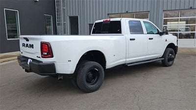 2026 RAM 3500 RAM 3500 TRADESMAN CREW CAB 4X4 8' BOX
