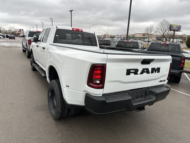 2026 RAM 3500 RAM 3500 TRADESMAN CREW CAB 4X4 8' BOX