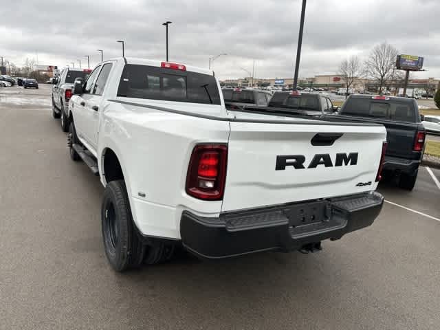 2026 RAM 3500 RAM 3500 TRADESMAN CREW CAB 4X4 8' BOX