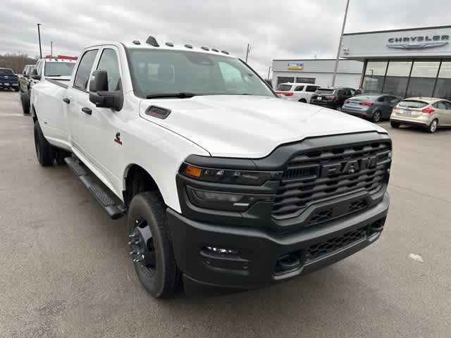 2026 RAM 3500 RAM 3500 TRADESMAN CREW CAB 4X4 8' BOX